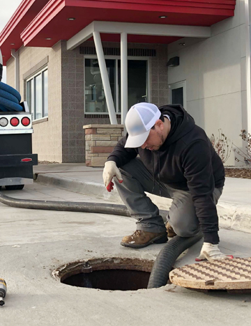 https://alcesspool.com/wp-content/uploads/2019/07/sewer-drain-services_image.jpg